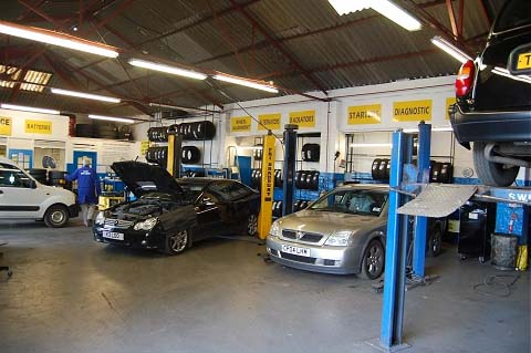 Our Glasgow Peugeot diagnositc and service centre. Maintenance and safety checks are provided with each diagnostic test.